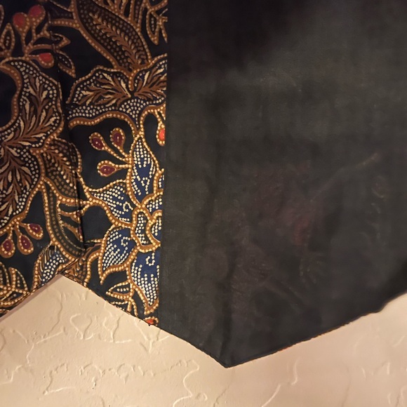 Summit Hill Unisex Floral & Bird Print Embellished Vest - Picture 10 of 16